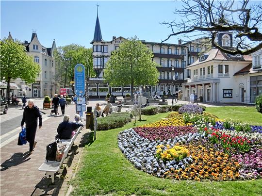 Der Platz Stadtmitte ist ein belebter Ort und das Tor zur Bummelallee. Hier wünscht sich die Ratsgruppe CDU/Grüne/Freie Wähler in Person von Julia Ruyling einen Trinkbrunnen. Archivfoto: Schlegel