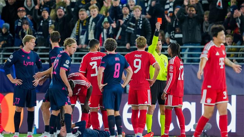 „Selbst in den Fuß geschossen“: Kompany mit klarer Forderung Der Platzverweis für Michael Olise war eine Schlüsselszene.