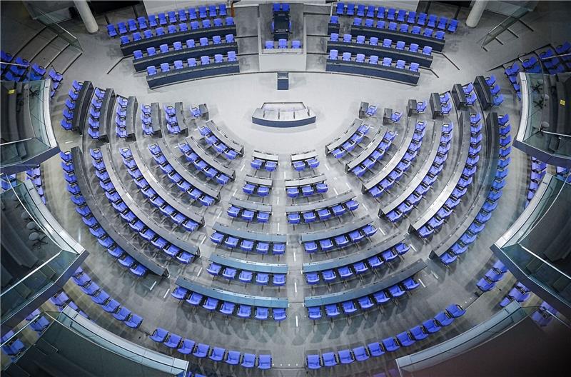 Neuer Vorstoß der Union für Wahlrechtsreform erntet Kritik Der Plenarsaal des Bundestags: Durch Überhang- und Ausgleichsmandate ist das Parlament in den vergangenen Jahren immer weiter gewachsen.