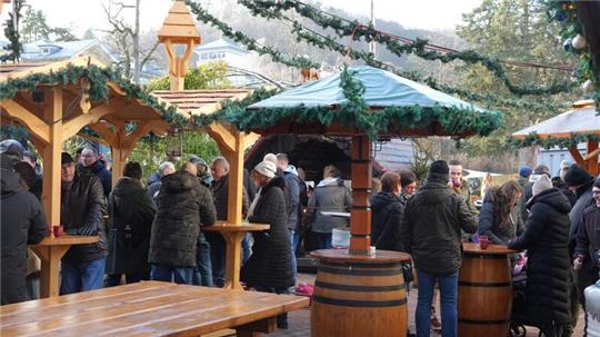 Der Port-Louis-Platz ist an Heiligabend gut besucht.