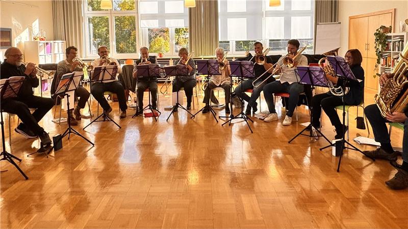 Bad Harzburger Lutherkirche wird 2025 mehrfach zum Konzerthaus Der Posaunenchor der Luthergemeinde begleitet traditionell das Adventsliedersingen.
