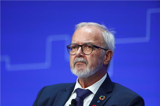 Der Präsident der Europäischen Investitionsbank Werner Hoyer nimmt an der Ukraine Recovery Conference teil.