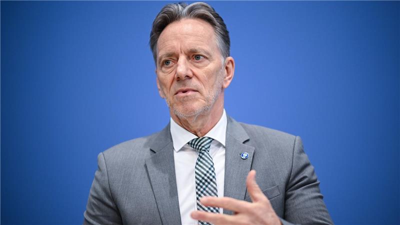 Sorge um Datenzugriff: Was passiert bei einer AfD-Regierung? Der Präsident des Bundeskriminalamts, Holger Münch, appelliert an die Innenministerkonferenz, sich mit Blick auf die Landtagswahlen im kommenden Jahr mit der Frage zu beschäftigen, wer Zugang zu welchen Daten der Sicherheitsbehörden hat. (Archivbild)