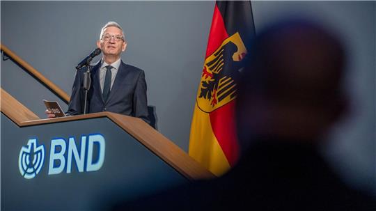 Der Präsident des Bundesnachrichtendienstes, Martin Jäger, will den BND zu einer schlagkräftigen Abwehreinheit gegen Angriffe auf Deutschland machen.