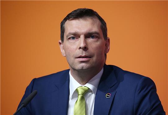 Der Präsident des Verbands der Chemischen Industrie, Markus Steilemann, drängt zur Eile bei der Gas- und Strompreisbremse für Unternehmen.