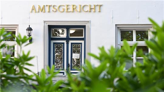 Der Prozess gegen den Fußballtrainer ist für Oktober am Amtsgericht Aurich angesetzt. (Archivbild) 
