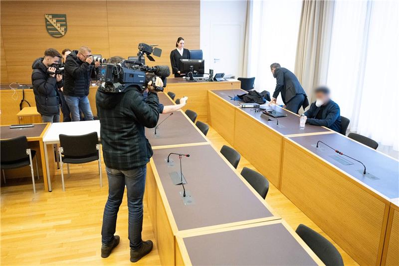 Prozess um Einbruch in das Grüne Gewölbe unterbrochen Der Prozess um den Einbruch ins Grüne Gewölbe in Dresden ist unterbrochen worden.