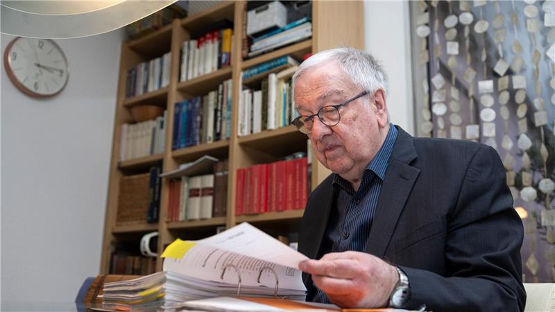 Der Psychologe und Kriminologe Rudolf Egg hat mehr als 1.000 Anzeigen aus der Kölner Silvesternacht ausgewertet. (Archivbild) 