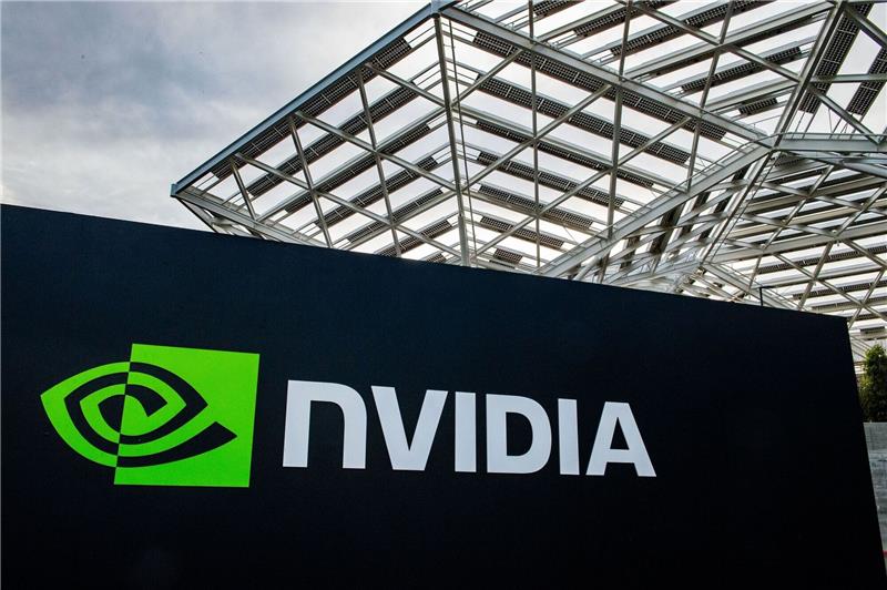 Nvidias Rekordlauf geht dank KI-Boom weiter Der Quartalsgewinn von Nvidia sprang im Jahresvergleich von gut 2 auf knapp 14,9 Milliarden Dollar hoch.
