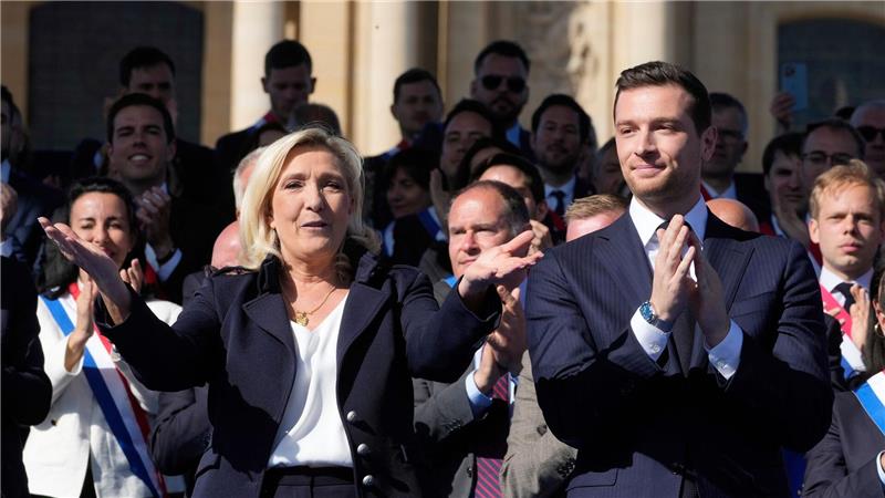 Der RN-Vorsitzende Bardella liegt in den Umfragen mittlerweile vor Le Pen. (Archivbild)