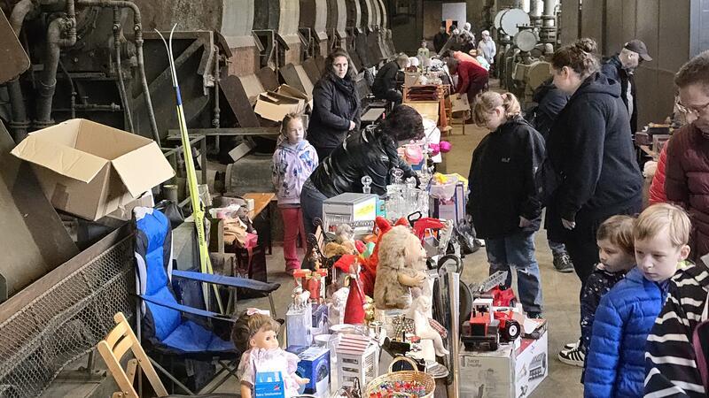 Der Rammelsberg-Flohmarkt kommt bei den Besuchern gut an.