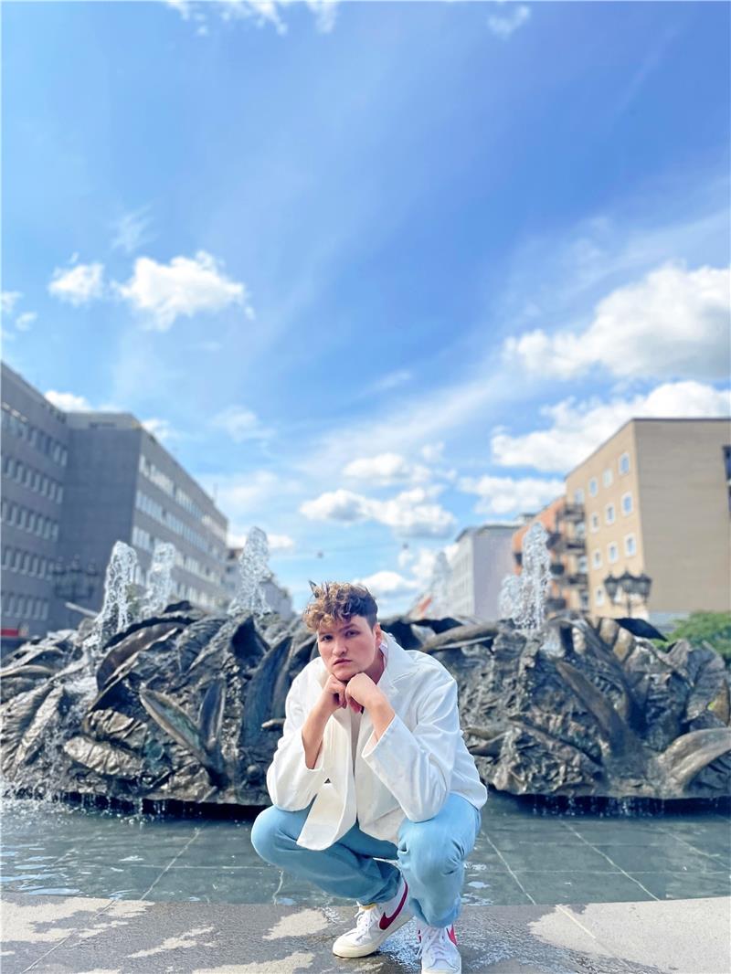 Der Rapper Alo Thadeus ist in Goslar aufgewachsen und lebt mittlerweile in Braunschweig.  Foto: Bake