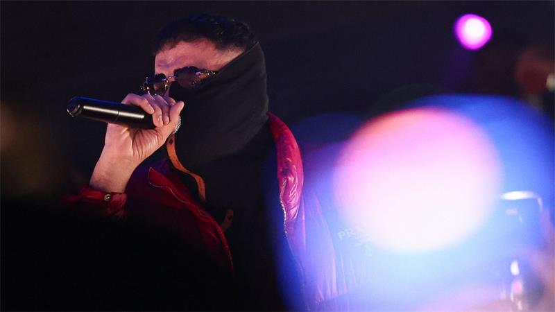 Der Rapper Haftbefehl bei einem Auftritt. (Archivbild)