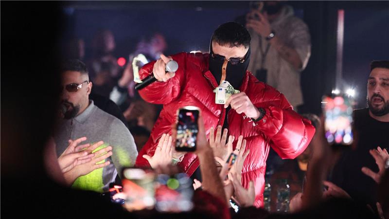 Der Rapper Haftbefehl tritt im La Louve in Gießen auf.