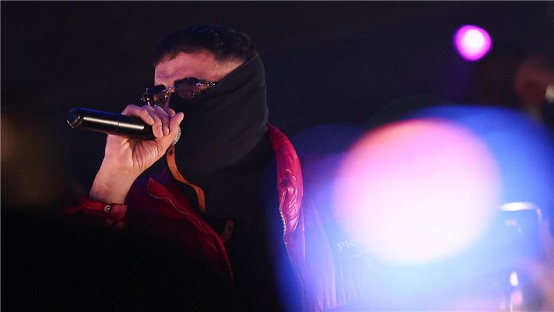 Der Rapper zeigte sich beim Auftritt in Gießen erneut verhüllt.