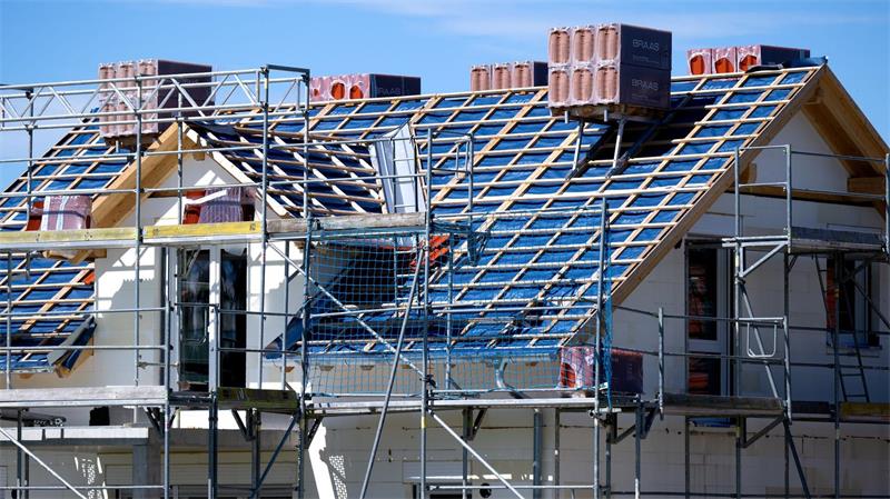 Ölschock und KI-Boom - Kampf ums Kapital treibt die Renditen Der Renditeanstieg hat auch Folgen für Immobilienkäufer und Bauherren in Deutschland, da sich Bauzinsen an zehnjährigen Bundesanleihen orientieren. (Symbolbild)