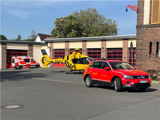 Der Rettungshubschrauber landet vor der Harzburger Feuerwache.  Foto: Feuerwehr