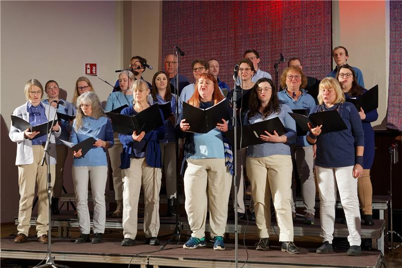 Doppelkonzert stellt „Klima und Wasser“ in den Mittelpunkt Der Rock-, Pop- und Jazz-Chor singt auch über Regentropfen. Foto: Hörseljau