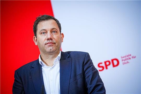 Der SPD-Bundesvorsitzende Lars Klingbeil bei einem Pressetermin in Berlin.