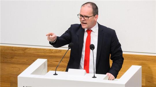 Der SPD-Fraktionsvorsitzende Grant Hendrik Tonne warnt die Union vor einer gemeinsamen Abstimmung mit der AfD.