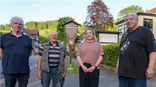 Der SPD-Ortsverein stellt sich neu auf. Die Listenkandidaten: Michael Arck (v.l.), Holger Stein, Nicole Hildebrandt und Gismo Pracht.