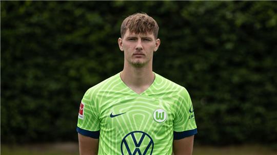 Der SV Darmstadt 98 hat den früheren Wolfsburger Bartosz Bialek verpflichtet.