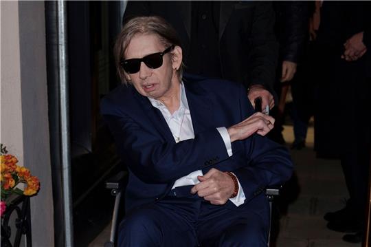 Der Sänger der anglo-irischen Punkband The Pogues, Shane MacGowan, ist im Alter von 65 Jahren gestorben.
