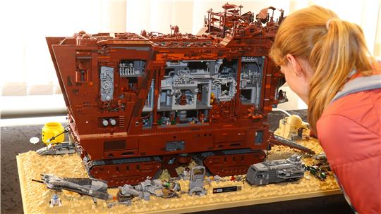 Der Sandcrawler aus Star Wars wird auf den „Gose Bricks“ in einer äußerst detailreichen Eigenkreation präsentiert.