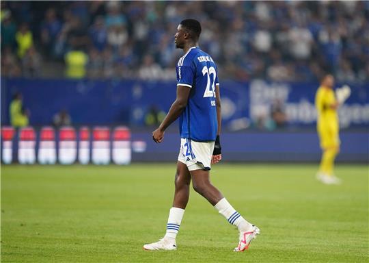 Der Schalker Ibrahima Cissé wurde rassistisch beleidigt.