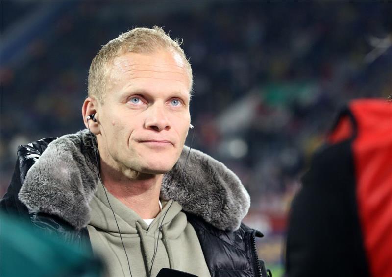 Schalkes Geraerts mit harter Hand: „Werde nicht aufgeben” Der Schalker Trainer Karel Geraerts steckt mit seinem Team mitten im Kampf um den Klassenerhalt.