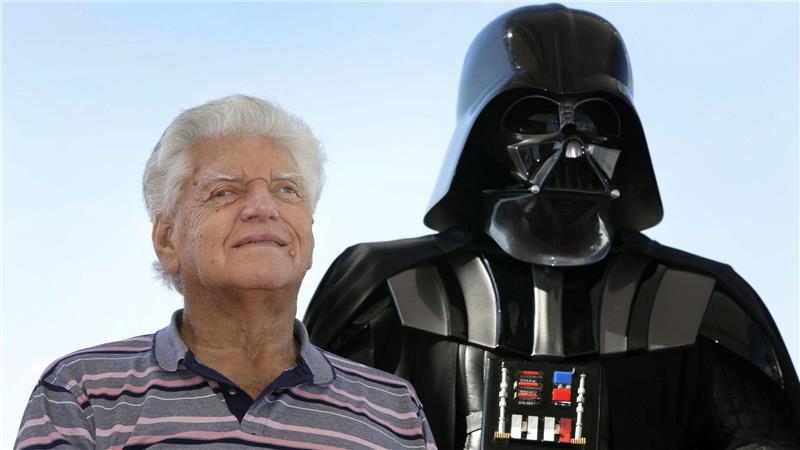 „Star Wars“: Darth Vaders Lichtschwert wird versteigert Der Schauspieler David Prowse spielte Darth Vader in der ursprünglichen Star Wars-Filmtrilogie.