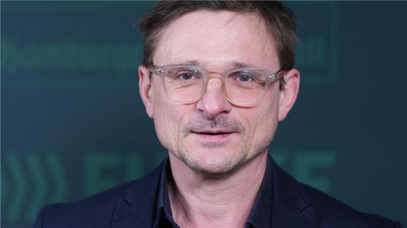 Der Schauspieler Florian Lukas wird mit dem Emder Schauspielpreis ausgezeichnet. (Archivbild)