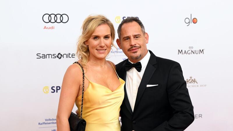 Bleibtreu noch einmal Vater? „Kann mir das vorstellen“ Der Schauspieler Moritz Bleibtreu und seine Frau Saskia de Tschaschell beim 48. Deutschen Filmball.