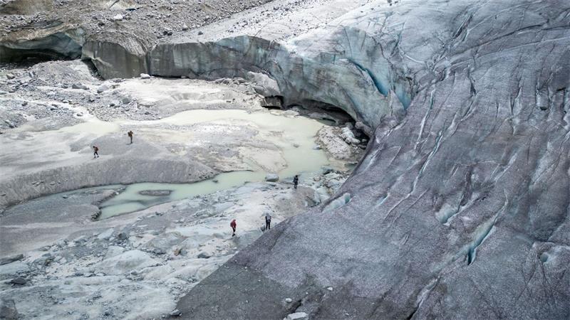 Hitzesommer: Wieder verheerendes Jahr für Alpengletscher Der Schneemangel im vergangenen Winter und die große Hitze im Sommer haben für die Alpengletscher dramatische Folgen.