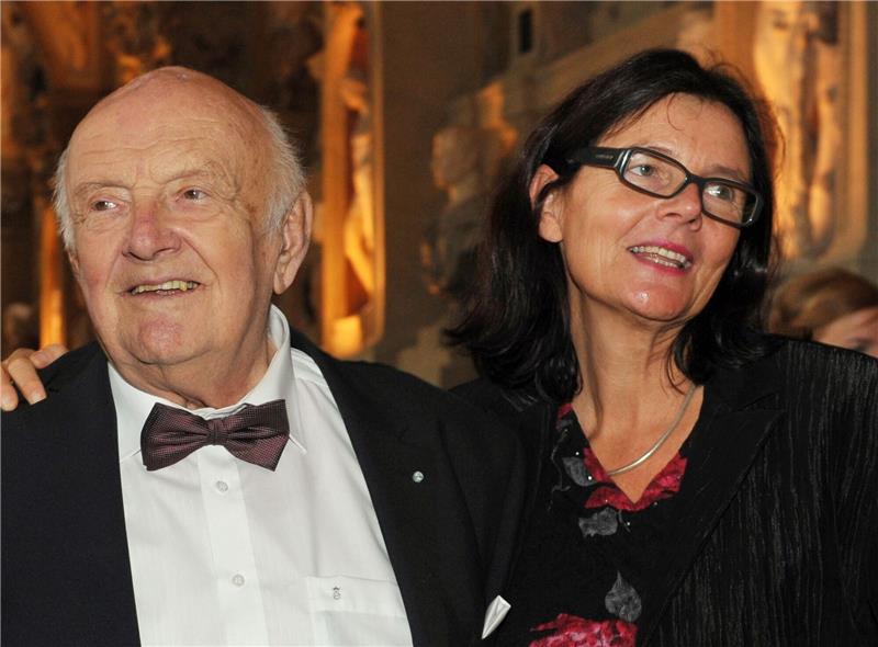 Die Macht der Fantasie - 100 Jahre Otfried Preußler Der Schriftsteller Otfried Preußler mit seiner Tochter Susanne im Jahr 2010.