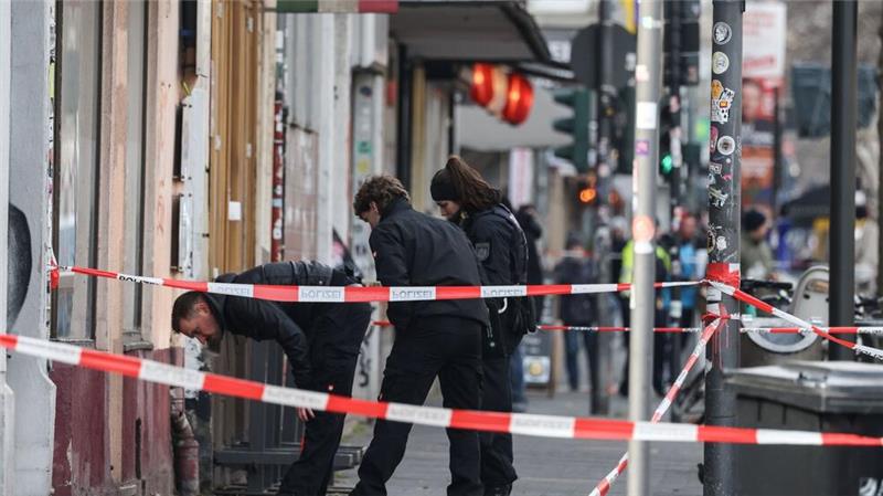 Mann in Köln durch Schuss verletzt - Täter flüchtig Der Schütze ist weiter flüchtig.