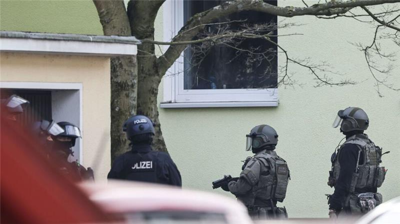 Mann in Köln durch Schuss verletzt - Täter flüchtig Der Schütze ist weiter flüchtig.