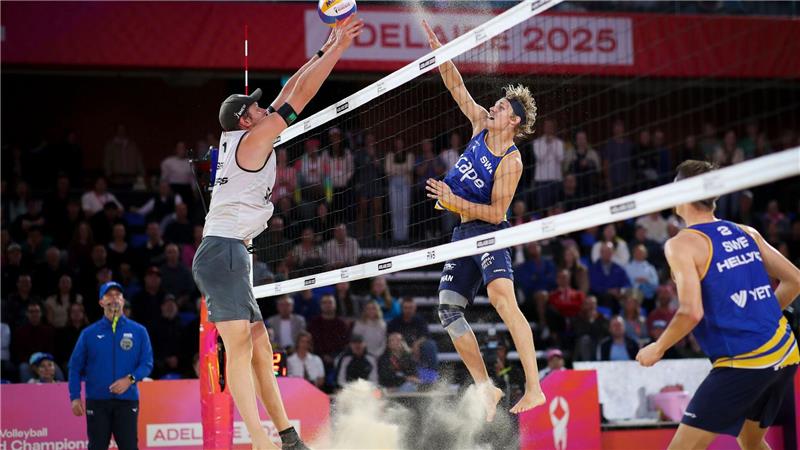 Ehlers/Wickler verpassen WM-Finale - Kampf um Bronze Der Schwede David Ahman (M) schlägt im WM-Halbfinale gegen Nils Ehlers.