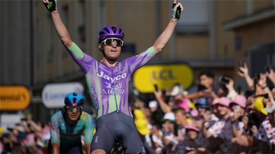 Der Schweizer Mauro Schmid gewann die 13. Etappe der Tour de France.