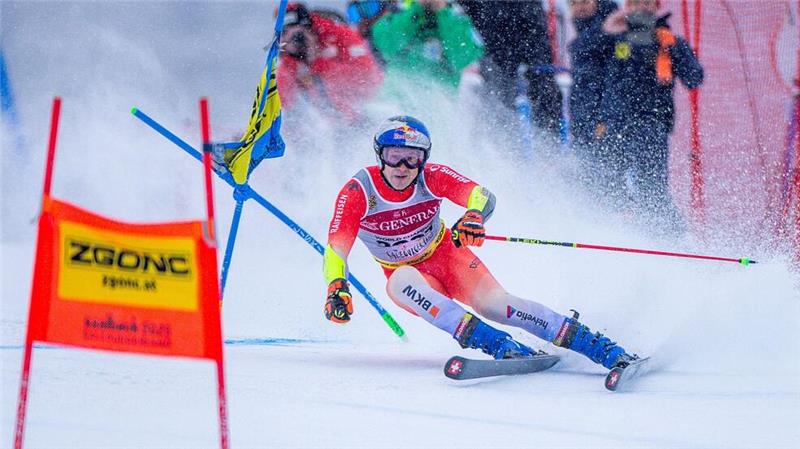 Odermatt nur Vierter: Haaser holt Heim-Gold im Riesenslalom Der Schweizer Topstar Marco Odermatt fuhr im WM-Riesenslalom nur auf Rang vier.