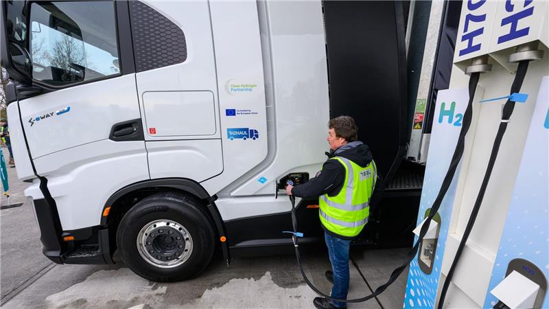 Der Schwerlastverkehr gilt als wichtiger Einsatzbereich für Wasserstoff. (Archivbild)