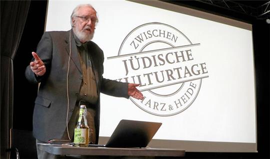 Der Seesener Historiker Dr. Joachim Frassl liest bei den Jüdischen Kulturtagen aus den Erinnerungen eines Mannes, der seine Kindheit im Seesener Waisenhaus ab 1855 verbrachte.