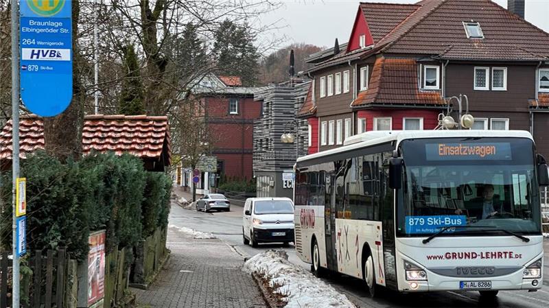 Der Skibus, der von Sonntag an wieder im Halb-Stunden-Takt von Braunlage ins Skigebiet am Hexenritt fährt, soll in die digitale Fahrplan-Anzeige mit eingearbeitet werden.