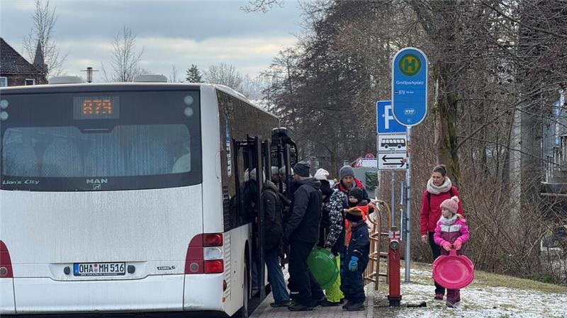Braunlage: Wintereinbruch sorgt für Unfälle und Schneevergnügen Der Skibus fährt am Sonntag das letzte Mal. Dafür hat sich der Wirt der Schirmchenbar am Hexenritt etwas Besonderes einfallen lassen.