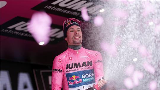 Der Slowene Primoz Roglic hat beim Giro d’Italia das Rosa Trikot des Gesamtführenden übernommen.