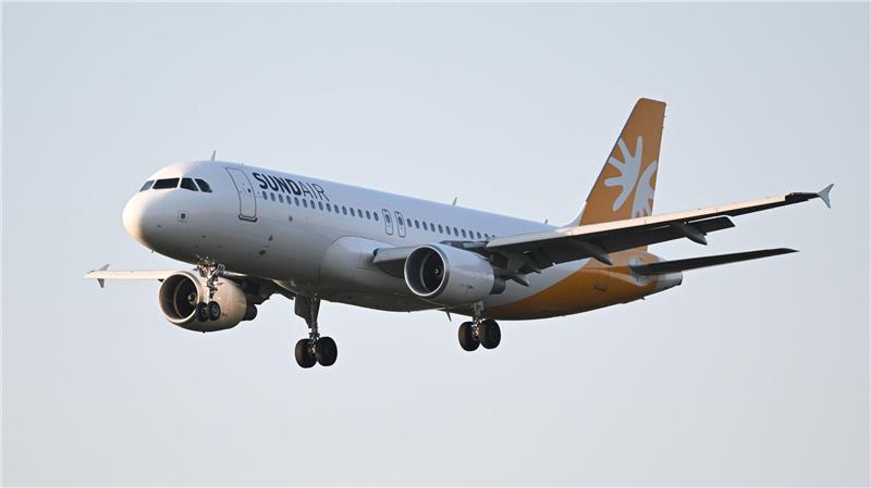 Israel-Rückkehrer in Deutschland gelandet Der Sonderflieger landete am Mittwochabend in Frankfurt am Main.