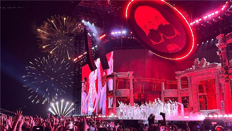 Lady Gaga bricht mit Riesenshow in Rio Rekord Der Song „Bad Romance“ bildete das Finale ihrer Show mit großem Feuerwerk. (Archivbild)