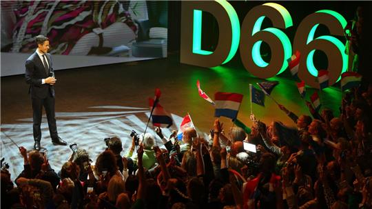 Der Spitzenkandidat der Linksliberalen, Rob Jetten, gilt als großer Wahlgewinner in den Niederlanden.