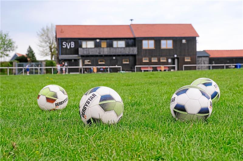 Fußball auf Norddeutschlands höchstem Sportplatz Der Sportplatz des SV Braunlage ist stark vom Wetter abhängig. Foto: GZ-Archiv