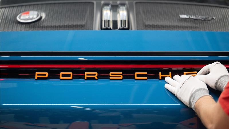 Porsche-Chef Blume kündigt weiteres Sparprogramm an Der Sportwagenbauer kämpft mit mehreren Problemen. (Archivbild)